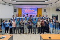 Foto bersama Pemuda Haltim Paska Pelatihan sertifikasi untuk Operator Forklift serta MUA yang di selenggarakan oleh PT. Position di Aula Balai Pelatihan Vokasi dan Produktivitas (BPVP) Ternate pada Jumat (2/10/2026). Dok. M. Dzarik. 
