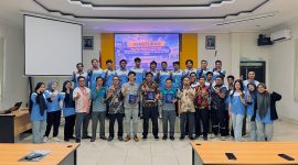 Foto bersama Pemuda Haltim Paska Pelatihan sertifikasi untuk Operator Forklift serta MUA yang di selenggarakan oleh PT. Position di Aula Balai Pelatihan Vokasi dan Produktivitas (BPVP) Ternate pada Jumat (2/10/2026). Dok. M. Dzarik. 