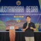 Foto Sekretaris Daerah Kabupaten Halmahera Timur, Ricky Chairul Richfat  Saat menutup Mubes IKB Makayoa Haltim di Dusun Tabadoklo, Desa Dodaga, Minggu (4/10/2026). Dok. M. Dzarik. 