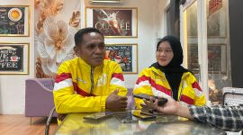 Foto LO Tim Pemenang Ardian Idham, Bongso Hi, Arahman Saat di temui Awak media di Kantor Redaksi Malut TV. Senin malam (5/10/2026). Dok. Agis.