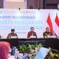 Kepala BPOM RI Prof. Taruna Ikrar bersama Menteri Kesehatan, Budi Gunadi Sadikin, Menteri/Kepala BKKBN Wihaji, wakil Kepala BKKBN Ratu Ayu Isyana Bagoes Oka, serta pimpinan lembaga terkait melaksanakan Rapat Koordinasi Komite Kebijakan Sektor Kesehatan (KKSK) Triwulan III Tahun 2026 di Ballroom Novotel Bogor Golf Resort and Convention Center. Selasa, (6/10/2026). Dok. Istimewa. 