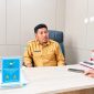 Kepala Bagian Kesra Setda Halsel, Suhdan Kasuba, saat ditemui di ruang kerja. Rabu, (07/10/26). Dok. Ian. 
