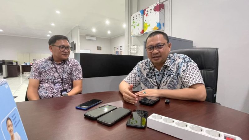Manager Bisnis Mikro Bank BRI , M.Rizal Zainuddin, saat ditemui di ruang kerja. Rabu, (07/10/26). Dok. Agis.