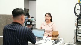 Direktorat Jenderal Imigrasi melaksanakan foto Paspor di kantor kementerian Imigrasi. Senin, (12/10/26). Dok. Istimewa. 