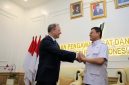 Pertemuan Kepala Badan Pengawas Obat dan Makanan (BPOM) RI, Prof. dr. Taruna Ikrar, M.Biomed., Ph.D., dengan Wakil Menteri Perindustrian dan Perdagangan Federasi Rusia, Alexey V. Gruzdev, di kantor BPOM, Jakarta. Kamis, (15/10/26). Dok. Istimewa. 