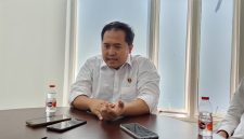 Kasat Reskrim Polres Ternate, IPTU Arif Budi Aji, saat di temui awak media di ruang kerja. Senin, (19/10/26). Dok. Agis. 