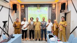 Foto bersama Anggota DPD RI Bersama PUPR Provinsi Maluku Utara. di Hotel Belson, Kota Ternate. Selasa (20/10/26). Dok. Istimewa. 