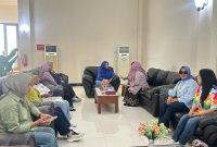 Menyambut perhelatan Hari Kesatuan Gerak (HKG) PKK ke-54 Tahun 2026. Seluruh kontingen Tim Penggerak PKK dari Provinsi Maluku Utara dan 10 kabupaten/kota se-Maluku Utara telah tiba di Kota Maba yang berlangsung dikantor Halmahera Timur. Rabu (21/10/26). Dok. M. Dzarik. 