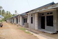 Kredit Pemilikan Rumah (KPR) bersubsidi dari pemerintah. dikembangkan oleh PT Syaki Putra Mandala di Kelurahan Tubo, Kecamatan Ternate Utara, Kota Ternate. Foto tampak depan Blok B. Selasa, (27/10/26). Dok. Agis. 