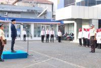 BRI BO Ternate menggelar upacara peringatan Hari Sumpah Pemuda di lapangan Kantor BRI BO Ternate. Rabu, (28/10/26). Dok. Agus. 