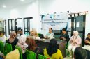 PT BRI (Persero) Tbk melalui Branch Office (BO) Ternate Bersama Dinas Sosial Kota Ternante melaksanakan pendistribusian KKS dan buku tabungan kepada KPM Tahun 2026 Kegiatan yang berlangsung selama dua hari, 29–30 Oktober 2026, tersebut dipusatkan di Kantor Dinas Sosial Kota Ternate. Jumat, (30/10/26). Dok. Agis. 