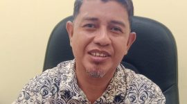 Foto Kepala Seksi Penagihan Samsat Kota Ternate, Risal, SH, M.Si, saat di temui Ruang kerja, Kantor Samsat Kota Ternate. Kamis, (01/10/26). Dok. Agis. 