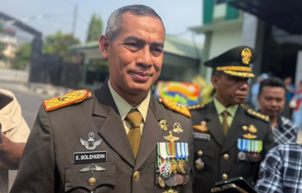 Danrem 152/Babullah, Brigjen TNI Enoh Solehuddin, Paska selesai Upacara dan syukuran HUT ke-81 TNI digelar di Makorem 152/Babullah, Kota Ternate, Senin (5/10/2026). Dok. One. 