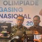 Foto Bupati Halmahera Tengah, Ikram M. Sangadji, Saat di temui awak media Hotel Said Bella, Kota Ternate. Senin, (05/10/26). Dok. Agus. 