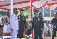Foto Kapolres Halsel AKBP Hendra Gunawan, S.H., S.I.K., M.M., bersama Bupati Halsel, Hasan Ali Bassam Kasuba dan Dandim 1509 Labuha Letkol Inf. Syamsul, S.I.P., Paska selepas Upacara peringatan HUT ke-81 Tentara Nasional Indonesia (TNI) di Lapangan Makodim 1509 Labuha, Senin (5/10/2026). Dok. Ian. 