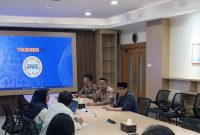 Plt Kepala Dinas PUPR Maluku Utara Risman Iriyanto Djafar Rapat koordinasi dengan Balai Pengembangan Kompetensi Bina Konstruksi Kementerian Pekerjaan Umum dan Balai Jasa Konstruksi Jayapura. Kamis, (08/10/26). Dok. Istimewa. 