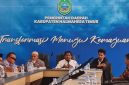 Ketua Baznas Haltim, Yunus Kasturi, S.Ag., melaksabakan Rapat Koordinasi dan Evaluasi sekaligus mengevaluasi kinerja pengumpulan zakat, infak, dan sedekah (ZIS) yang berlangsung di Ruang Rapat Eselon, Kantor Bupati Halmahera Timur. Kamis (15/10/26). Dok. M. Dzarik. 