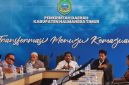Ketua Baznas Haltim, Yunus Kasturi, S.Ag., melaksabakan Rapat Koordinasi dan Evaluasi sekaligus mengevaluasi kinerja pengumpulan zakat, infak, dan sedekah (ZIS) yang berlangsung di Ruang Rapat Eselon, Kantor Bupati Halmahera Timur. Kamis (15/10/26). Dok. M. Dzarik. 