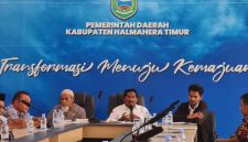Ketua Baznas Haltim, Yunus Kasturi, S.Ag., melaksabakan Rapat Koordinasi dan Evaluasi sekaligus mengevaluasi kinerja pengumpulan zakat, infak, dan sedekah (ZIS) yang berlangsung di Ruang Rapat Eselon, Kantor Bupati Halmahera Timur. Kamis (15/10/26). Dok. M. Dzarik.