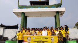 DPD Partai Golkar Provinsi Maluku Utara memperingati Hari Ulang Tahun (HUT) ke-62 ziara Malam Pahlawan Kota Ternate. Selasa (20/10/26). Dok. Agis. 