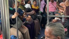 35 warga Kabupaten Haltim, Maluku Utara, yang siap mengikuti operasi katarak di Rumah Sakit Umum Daerah (RSUD) dr. H. Chasan Boesoirie. Jumat, (23/10/26). Dok. M. Dzarik. 
