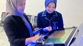 Mesin SSB/Digital CS, Staf BRI melayani nasabah yang berlokasi di kantor BRI KC Ternate, Jalan Pahlawan Revolusi No. 234, Kota Ternate. Senin, (26/10/26). Dok. Agis. 