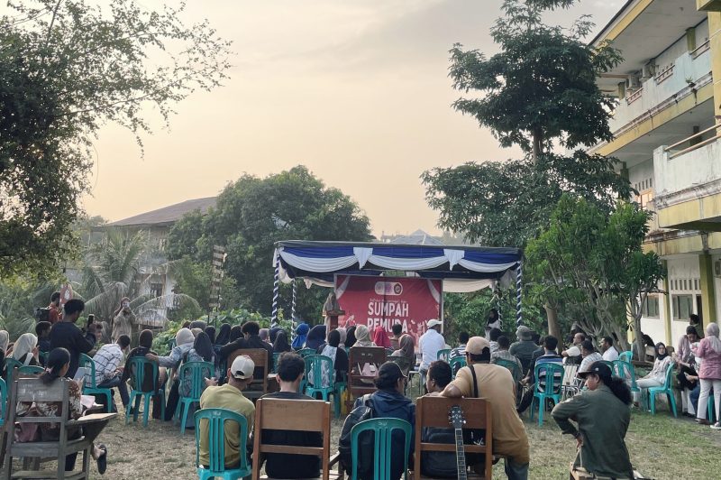 Suasana kegiatan Memperingati Hari Sumpah Pemuda di Kampus B FISIP UMMU, Ternate, yang di laksanak depan kampus B lantai satu, di Rabu (28/10/26). Dok. Dali Boi Mahasiswa UMMU Jurusan sosiologi. 
