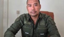 Kejaksaan Negeri (Kejari) Halmahera Timur, Kasi Intel Kejari Haltim, Aji Ibnu Rusyd, saat di temui rung kerja. Kamis, (29/10/26). Dok. M. Dzarik. 