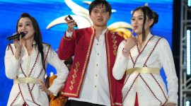 Gubernur Sherly Tjoanda Laos, mengingatkan Masyarakat pada malam puncak perayaan Hari Ulang Tahun (HUT) ke-27 Provinsi Maluku Utara di Alun-Alun Sofifi, Sabtu (10/10/26). Dok.  ADPIM Humas. 