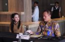 Gubernur Maluku Utara Sherly Tjoanda, bersama Badan Narkotika Nasional Republik Indonesia (BNN RI) yang diwakili oleh Deputi Bidang Pemberdayaan Masyarakat BNN RI, Irjen Pol. Aldrin M.P. Hutabarat, melaksanakan pertemuan dan audiensi yang bertempat di Hotel Bela, Ternate. Selasa (27/10/26). Dok. Adpim Humas. 