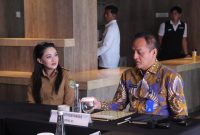 Gubernur Maluku Utara Sherly Tjoanda, bersama Badan Narkotika Nasional Republik Indonesia (BNN RI) yang diwakili oleh Deputi Bidang Pemberdayaan Masyarakat BNN RI, Irjen Pol. Aldrin M.P. Hutabarat, melaksanakan pertemuan dan audiensi yang bertempat di Hotel Bela, Ternate. Selasa (27/10/26). Dok. Adpim Humas. 