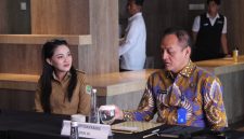 Gubernur Maluku Utara Sherly Tjoanda, bersama Badan Narkotika Nasional Republik Indonesia (BNN RI) yang diwakili oleh Deputi Bidang Pemberdayaan Masyarakat BNN RI, Irjen Pol. Aldrin M.P. Hutabarat, melaksanakan pertemuan dan audiensi yang bertempat di Hotel Bela, Ternate. Selasa (27/10/26). Dok. Adpim Humas. 